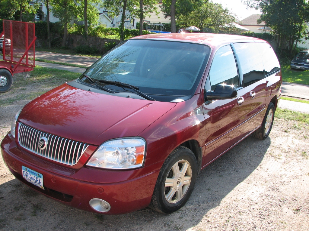 2004 Mercury Monterey Mini Van Main Image